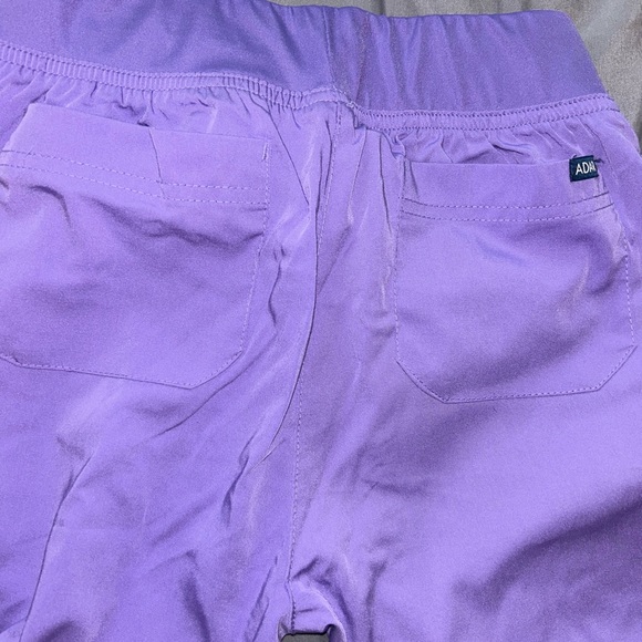 ADAR scrub shirt and scrub pants - Picture 5 of 6